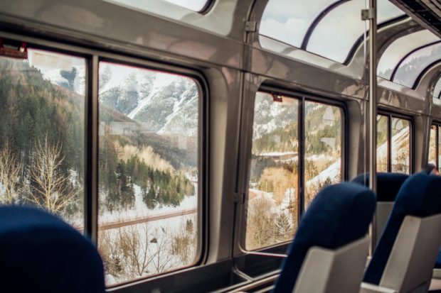 5 reasons to travel by train